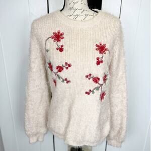 Woven Heart‎ Cream Eyelash Knit Floral Embroidered Crew Neck Sweater Size Medium